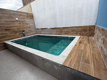 Casa Nova com Piscina a Poucos Metros da Praia em Mongagu�