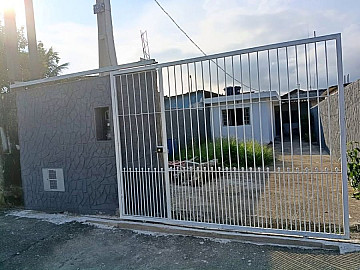 Casa de 125m� com 2 dormit�rios e 2 vagas em Itanha�m - SP.